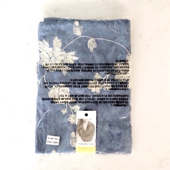 NWT Do Everything For Love White Embroidered Blue Feminine Scarf - Picture 9 of 9